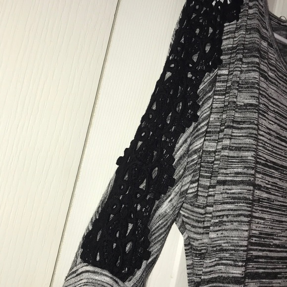 Cute Top - Picture 3 of 4